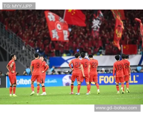 足球记者揭秘赛场背后的故事与球员心声,带你走进足球世界的真实一面 足球记者揭秘赛场背后的故事与球员心声,带你走进足球世界的真实一面